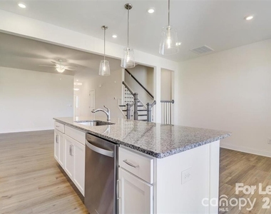 3853 Hayden Lane - Photo Thumbnail 5