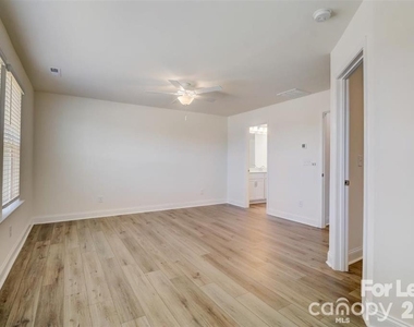3845 Hayden Lane - Photo Thumbnail 7