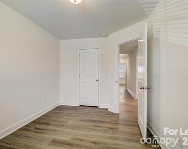 3845 Hayden Lane - Photo Thumbnail 11