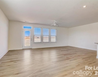 3845 Hayden Lane - Photo Thumbnail 18