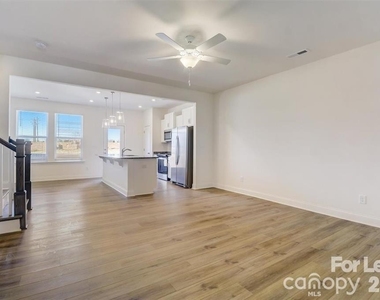 3845 Hayden Lane - Photo Thumbnail 3