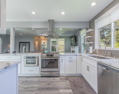 1207 Greenacre Avenue - Photo Thumbnail 3
