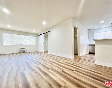 1784 N Sycamore Ave - Photo Thumbnail 1