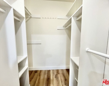 1784 N Sycamore Ave - Photo Thumbnail 9