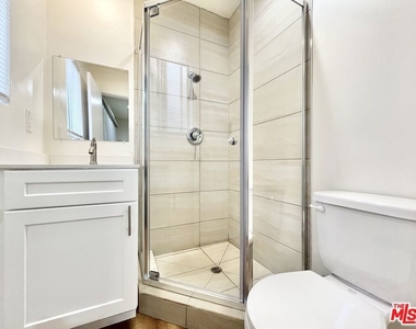 1784 N Sycamore Ave - Photo Thumbnail 6