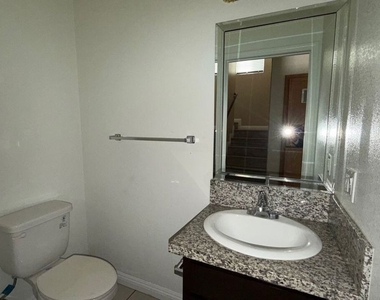 1210 W 39th Street - Photo Thumbnail 7