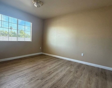 1210 W 39th Street - Photo Thumbnail 10