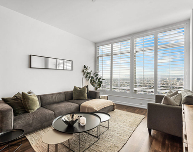 900 W Olympic Boulevard - Photo Thumbnail 6