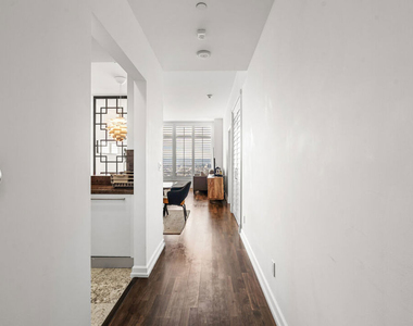 900 W Olympic Boulevard - Photo Thumbnail 18