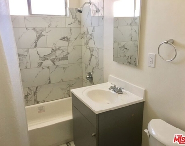 1353 W 36th Place - Photo Thumbnail 2