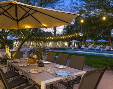 72382 Desert Drive - Photo Thumbnail 7