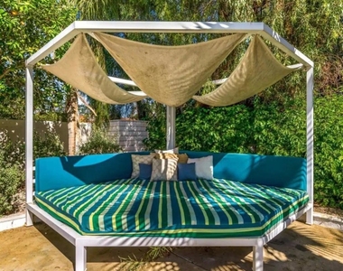 72382 Desert Drive - Photo Thumbnail 9