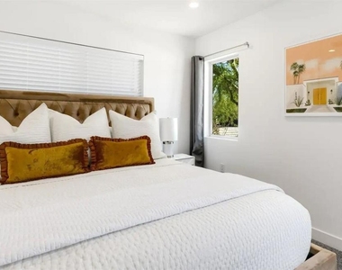 72382 Desert Drive - Photo Thumbnail 26