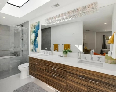 72382 Desert Drive - Photo Thumbnail 6