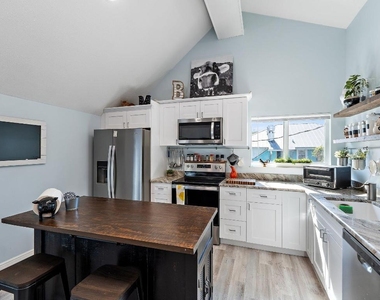 310 Se Denver Avenue - Photo Thumbnail 39