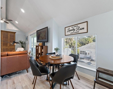 310 Se Denver Avenue - Photo Thumbnail 36