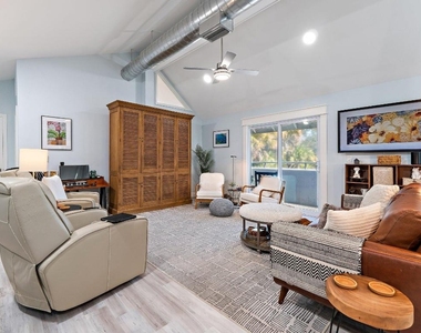 310 Se Denver Avenue - Photo Thumbnail 29