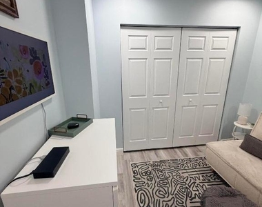 310 Se Denver Avenue - Photo Thumbnail 1