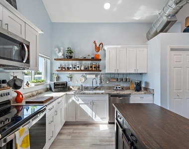 310 Se Denver Avenue - Photo Thumbnail 41