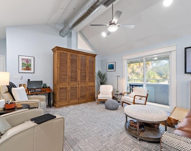 310 Se Denver Avenue - Photo Thumbnail 30