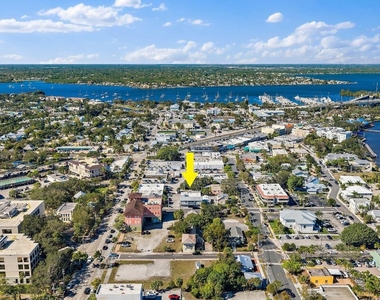 310 Se Denver Avenue - Photo Thumbnail 8