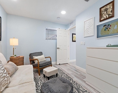 310 Se Denver Avenue - Photo Thumbnail 28