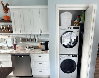 310 Se Denver Avenue - Photo Thumbnail 4