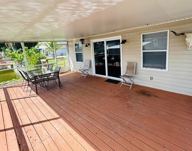 1134 6th Street - Photo Thumbnail 13