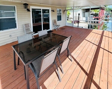 1134 6th Street - Photo Thumbnail 12