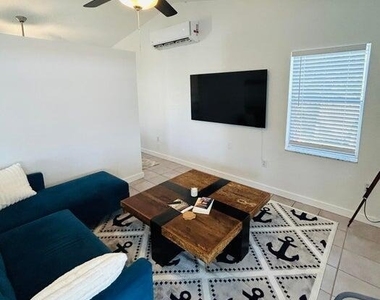 1134 6th Street - Photo Thumbnail 6