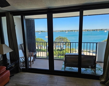 5600 N Flagler Drive - Photo Thumbnail 12