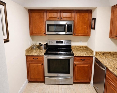 5600 N Flagler Drive - Photo Thumbnail 2