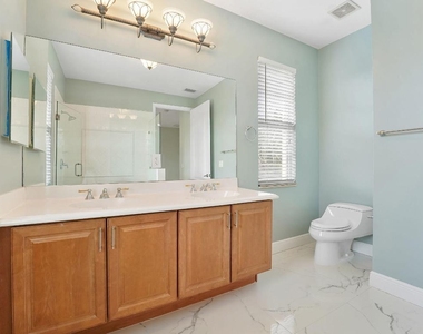 560 Nw 39th Circle - Photo Thumbnail 26