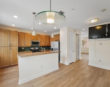 560 Nw 39th Circle - Photo Thumbnail 9