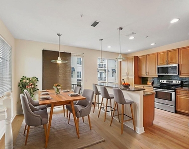 560 Nw 39th Circle - Photo Thumbnail 11