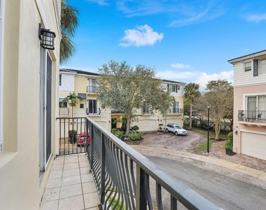 560 Nw 39th Circle - Photo Thumbnail 19