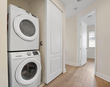 560 Nw 39th Circle - Photo Thumbnail 29