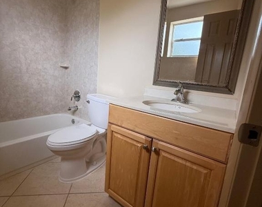 744 Ne 14th Avenue - Photo Thumbnail 9