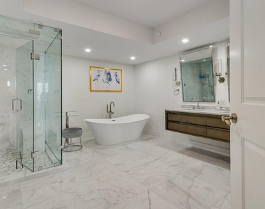 2700 N Ocean Drive - Photo Thumbnail 14