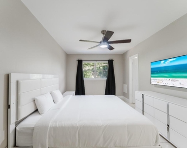 1800 Nw 4th Avenue - Photo Thumbnail 1