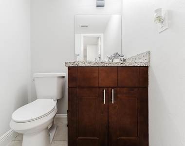 1800 Nw 4th Avenue - Photo Thumbnail 19