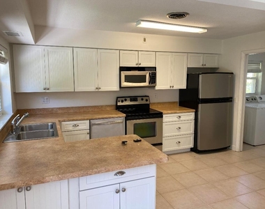 956 Tulip Lane - Photo Thumbnail 3