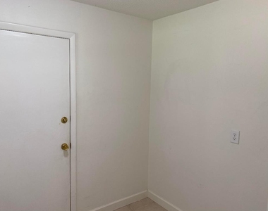 956 Tulip Lane - Photo Thumbnail 26