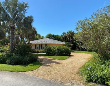 956 Tulip Lane - Photo Thumbnail 30