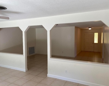 956 Tulip Lane - Photo Thumbnail 16