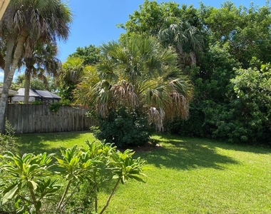 956 Tulip Lane - Photo Thumbnail 38