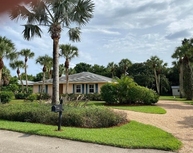 956 Tulip Lane - Photo Thumbnail 5