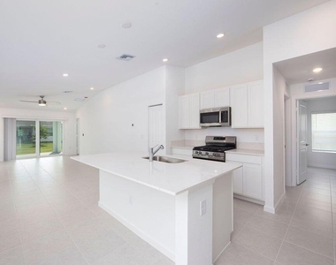 11146 Nw Fernbrook Drive - Photo Thumbnail 2