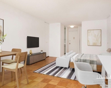 East 52nd Street - Photo Thumbnail 1