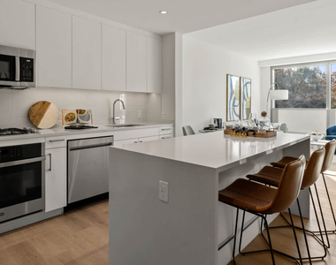 35 Lomasney Way - Photo Thumbnail 12